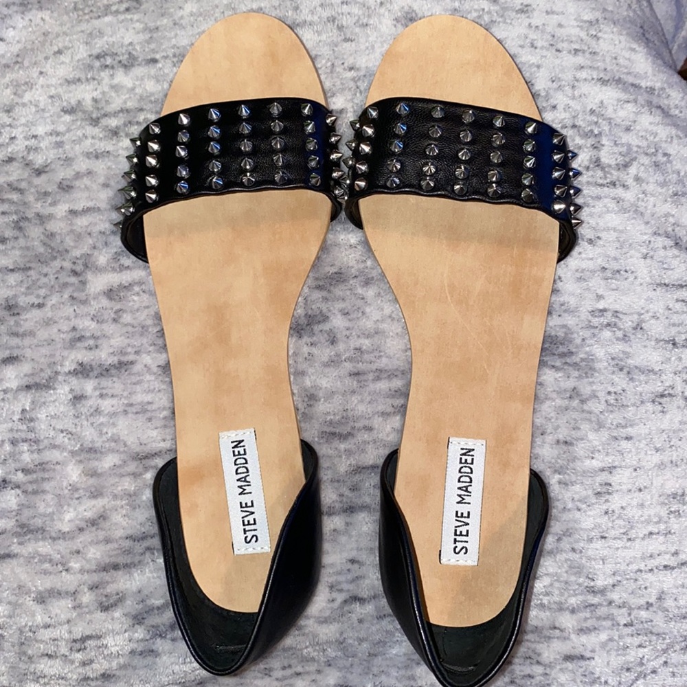 Steve Madden Corey Studded Leather sandal sz. 9